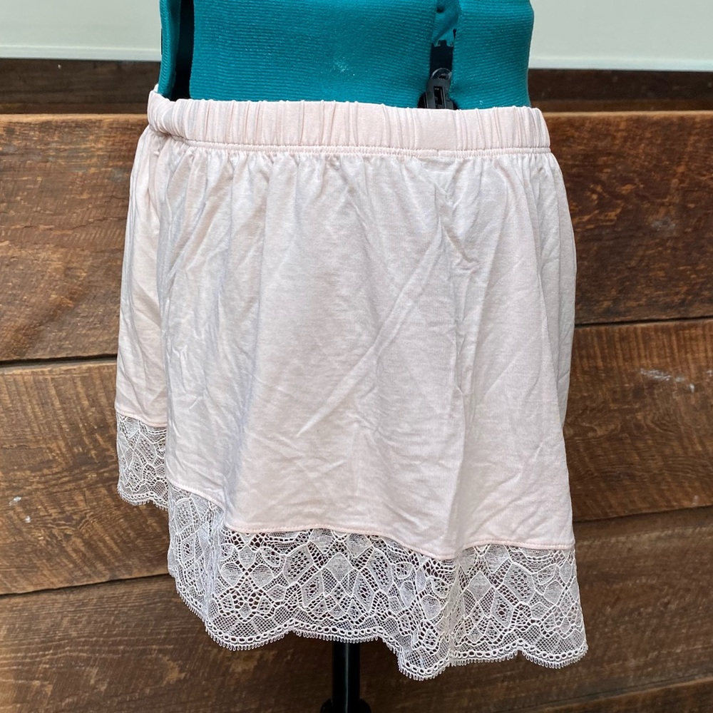 Hanro Noelia Intimate Sleep Shorts and Chemise Set - Picture 7 of 16